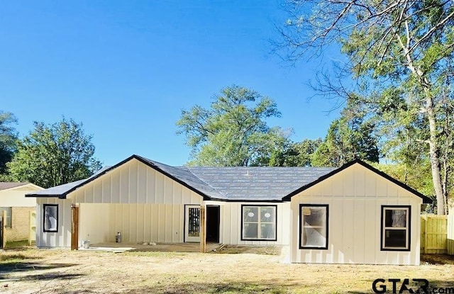 view of front of house