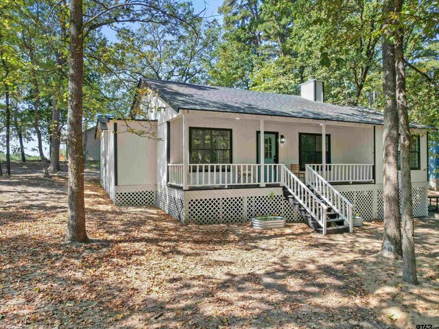 view of front of house featuring covered porch