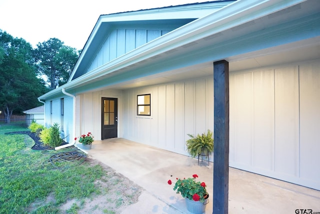 1370 Fm 315, Palestine, TX 75801 - entrance to property featuring a patio and board and batten siding