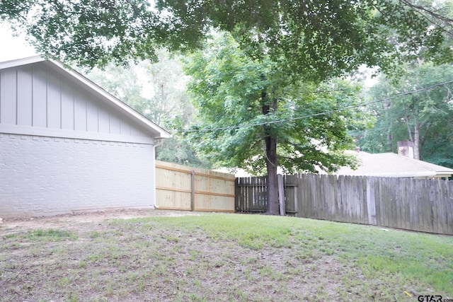 1370 Fm 315, Palestine, TX 75801 - view of yard
