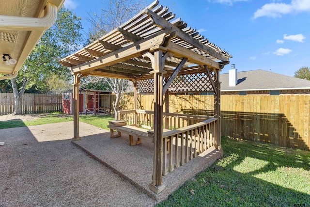 view of yard featuring a patio and a pergola