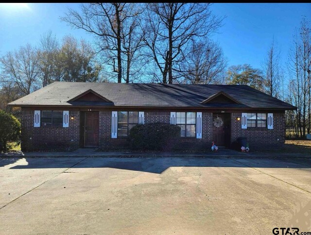 2A Robin Dr, Texarkana, TX 75503 - ranch-style house featuring brick siding