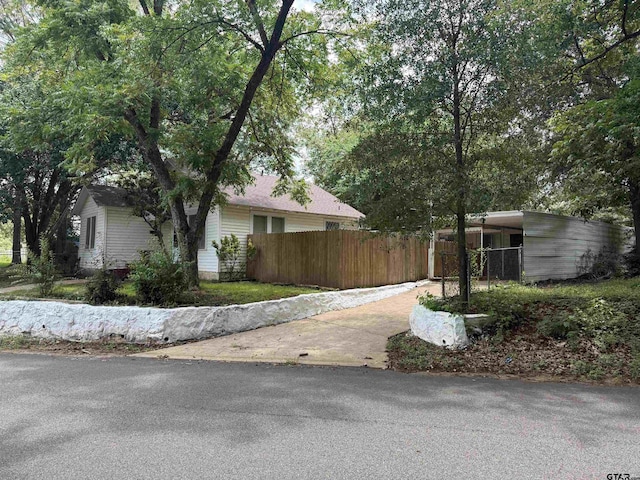 549 Brookside Dr, Jacksonville, TX 75766 - photo 3