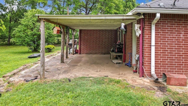 12305 Pine St, Larue, TX 75770 - view of patio featuring a carport