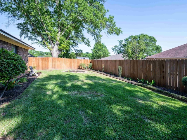 6109 Stoneleigh Dr, Tyler, TX 75703 - view of yard featuring a fenced backyard
