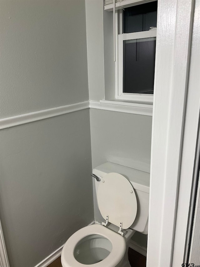 bathroom featuring toilet