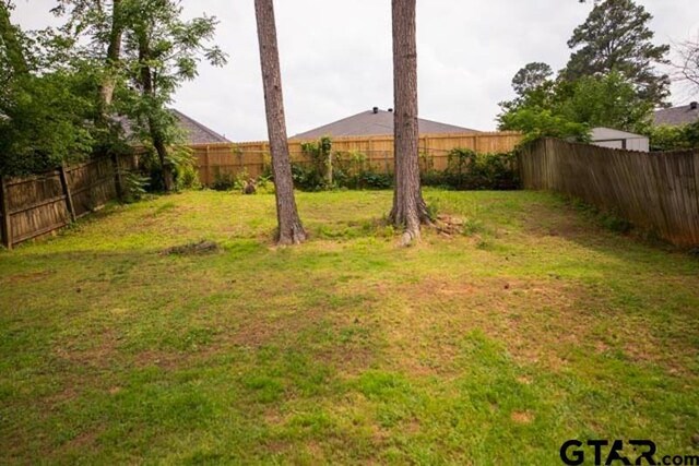 304 Blake Dr, Longview, TX 75604 - view of fenced backyard