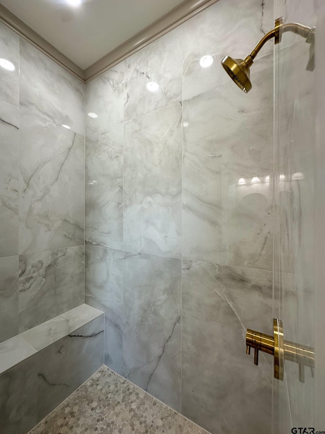 14438 Woodland Crk, Tyler, TX 75706 - bathroom featuring tiled shower