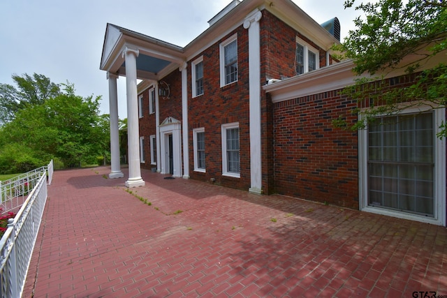 510 E Longview St, Arp, TX 75750 - view of side of property with brick siding