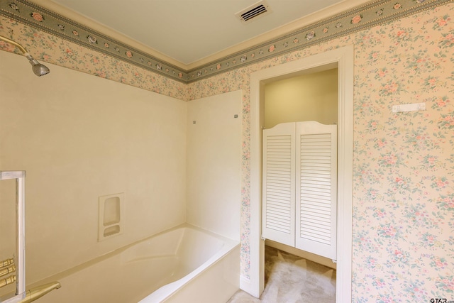 bathroom featuring a bathtub