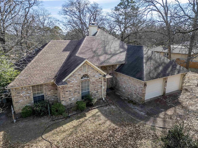 view of front facade featuring a garage