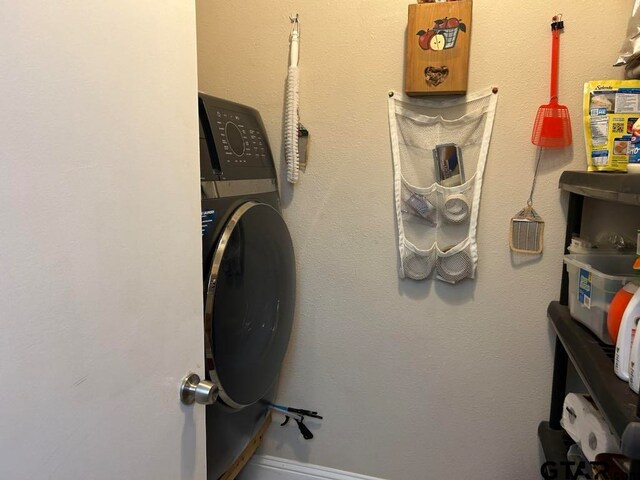 laundry room with washer / clothes dryer