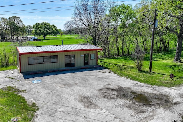 view of front of house with a front yard