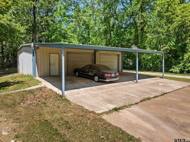 364 San Saba Ln, Mount Vernon, TX 75457 - view of parking / parking lot featuring a detached garage