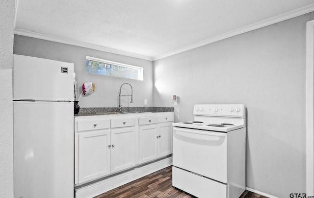kitchen featuring crown molding, a sink, dark wood-style floors, white appliances, and white cabinetry