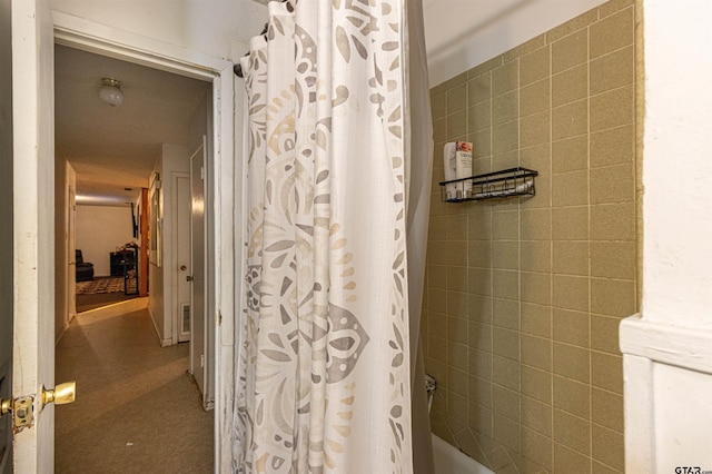 2114 Martin Luther King Blvd, Palestine, TX 75803 - full bathroom featuring shower / bath combination with curtain