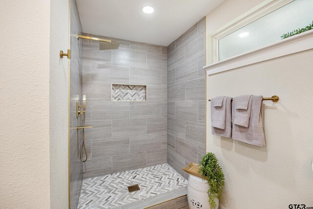 702 W Paschal St, Troup, TX 75789 - full bath featuring tiled shower