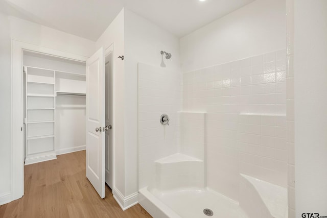 442 Mary Cir, Bullard, TX 75757 - full bath featuring wood finished floors, a shower, and a walk in closet