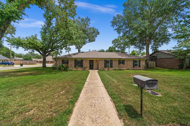 8318 Oxford Dr, Tyler, TX 75703 - photo 2