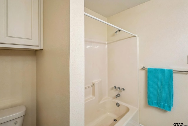 5401 Hollytree Dr, Tyler, TX 75703 - full bathroom featuring toilet and bathing tub / shower combination
