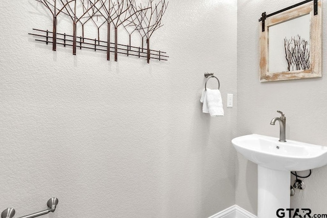 bathroom featuring a sink