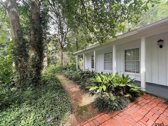 1106 E Redbud, Crockett, TX 75835 - view of side of property