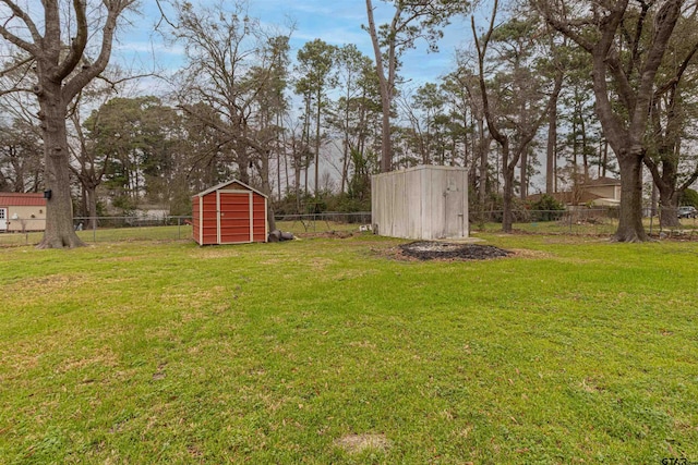 view of yard with a shed