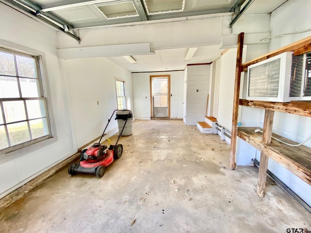 102 Gordon Dr, Crockett, TX 75835 - view of garage