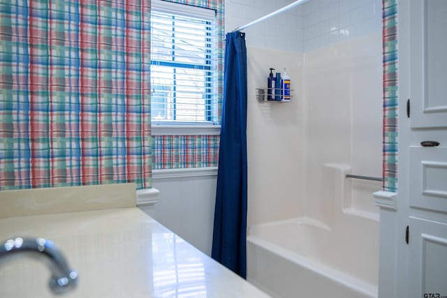 3505 Cloverdale Dr, Tyler, TX 75701 - bathroom with shower / bath combination with curtain and vanity