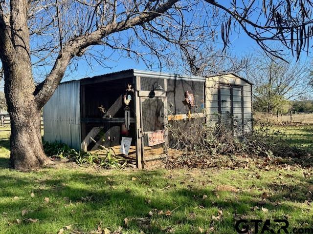 12239 Lovers Ln, Larue, TX 75770 - view of poultry coop