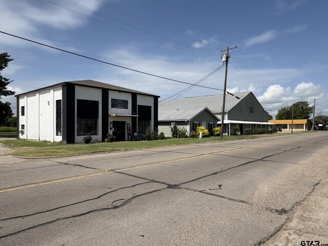 923 W Dallas Ave, Cooper, TX 75432 - photo 1