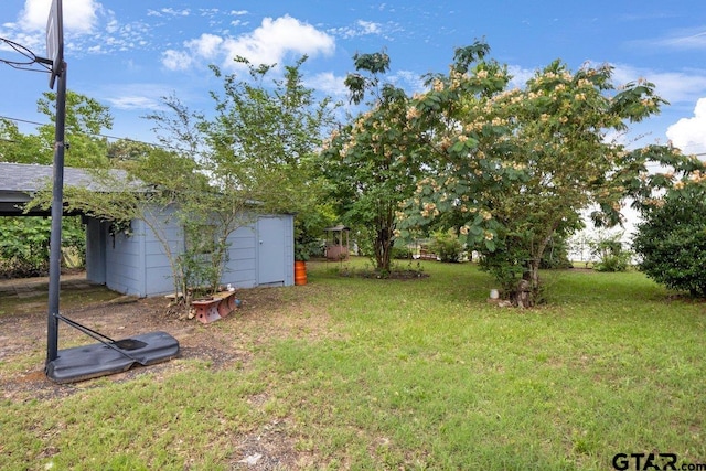2200 N Horn Ave, Tyler, TX 75702 - view of grassy yard