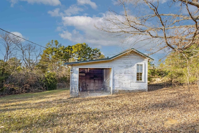 view of outdoor structure with a garage