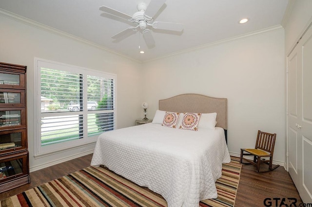 bedroom with recessed lighting, crown molding, a ceiling fan, and dark wood-style flooring