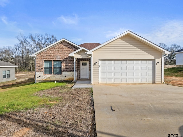 view of front facade featuring a garage