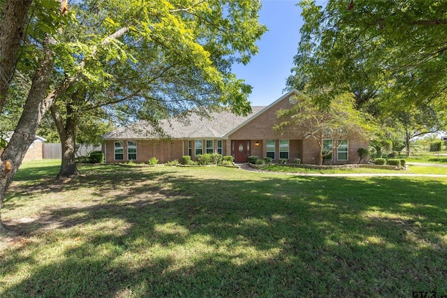 view of front facade with a front lawn