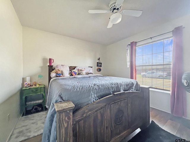 bedroom featuring ceiling fan