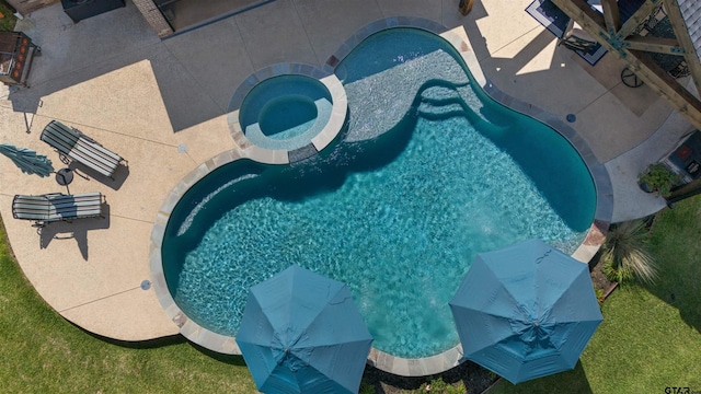 21562 Castle Rock Cir, Bullard, TX 75757 - view of pool with a pool with connected hot tub and a patio area