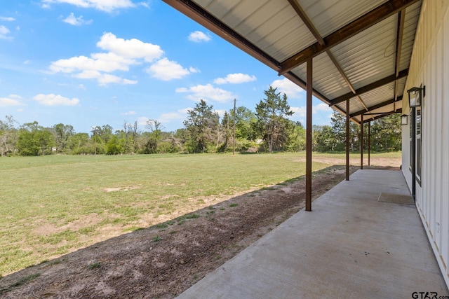 view of yard featuring a patio