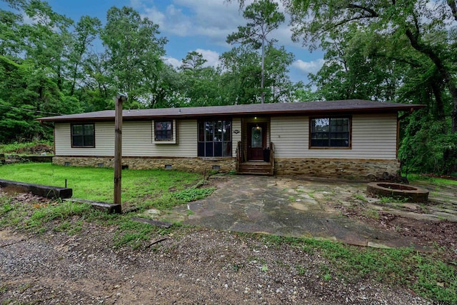 16850 Rainbow Ridge Cir, Tyler, TX 75707 - single story home featuring a front yard
