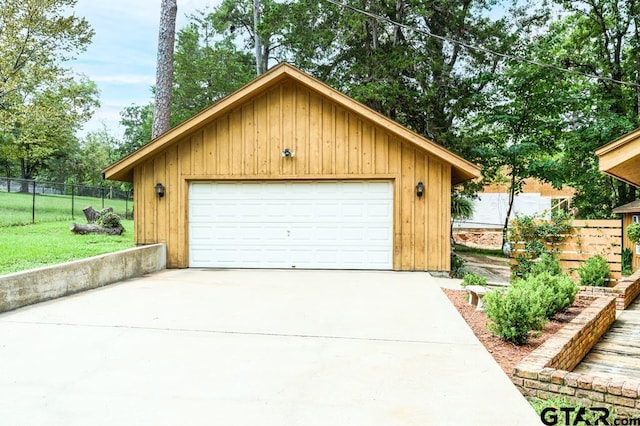 327 Dailey Rd, Crockett, TX 75835 - view of detached garage