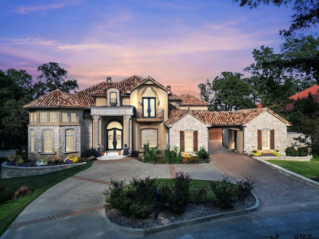 view of mediterranean / spanish-style home