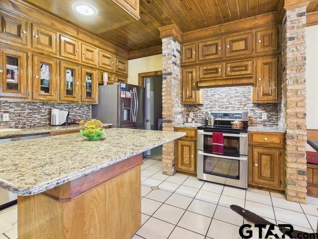 2382 Crystal Dr, Athens, TX 75752 - photo 16
