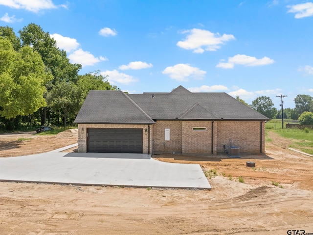 view of front of home featuring a garage