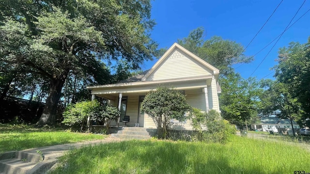 view of front of house featuring covered porch