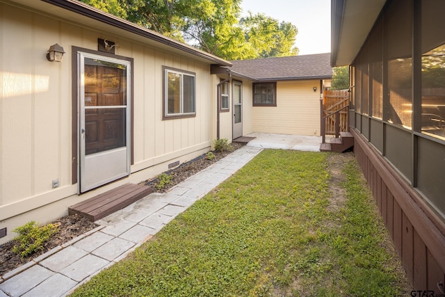 view of yard with a patio area