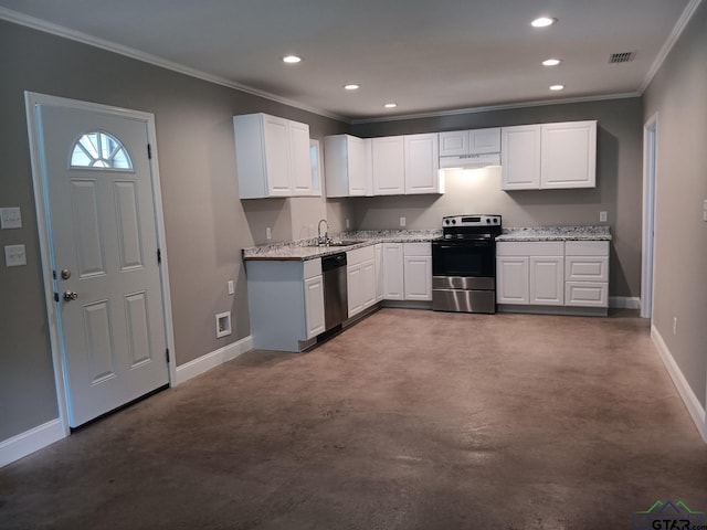 kitchen featuring baseboards, finished concrete flooring, crown molding, under cabinet range hood, and appliances with stainless steel finishes
