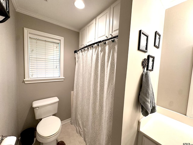 142 Parrish St, Rusk, TX 75785 - bathroom with toilet, ornamental molding, vanity, and curtained shower