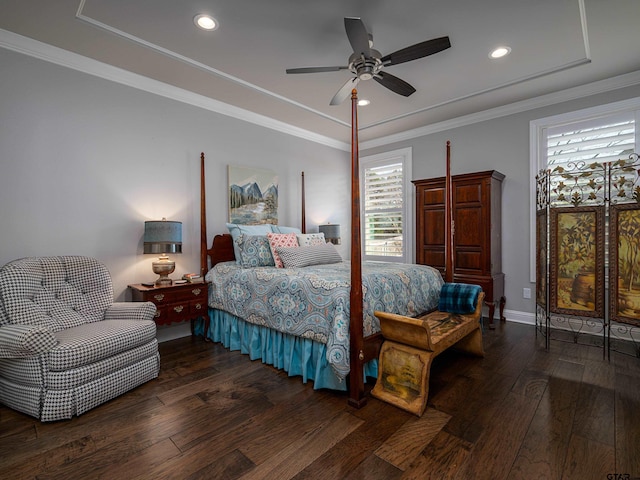 bedroom featuring baseboards, a ceiling fan, hardwood / wood-style flooring, crown molding, and recessed lighting