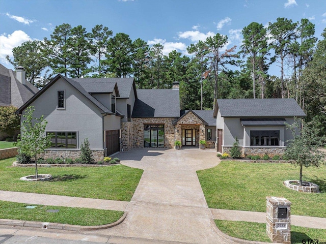 view of front of house featuring a front lawn